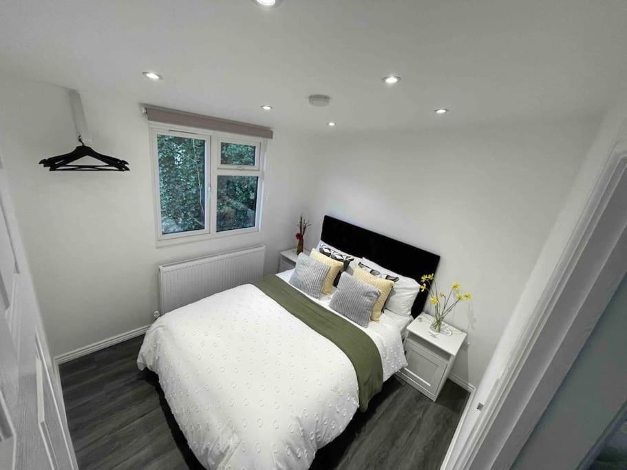 The Cabin Welwyn Garden City Extérieur photo